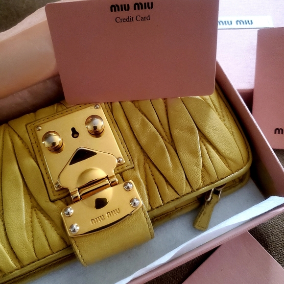 💯 MIUMIU Matelasse Bifold Long Wallet - Picture 3 of 16